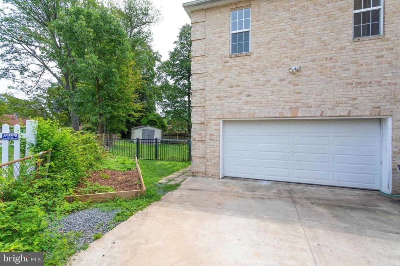 Brand New, Cozy, Modern, One-Bedroom Apartment Falls Church Exterior foto