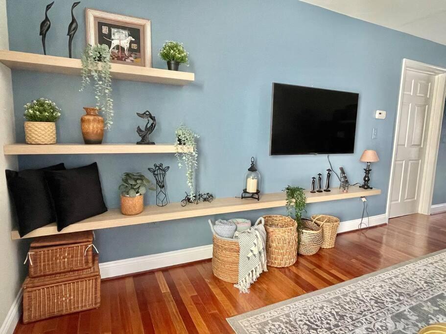 Brand New, Cozy, Modern, One-Bedroom Apartment Falls Church Exterior foto